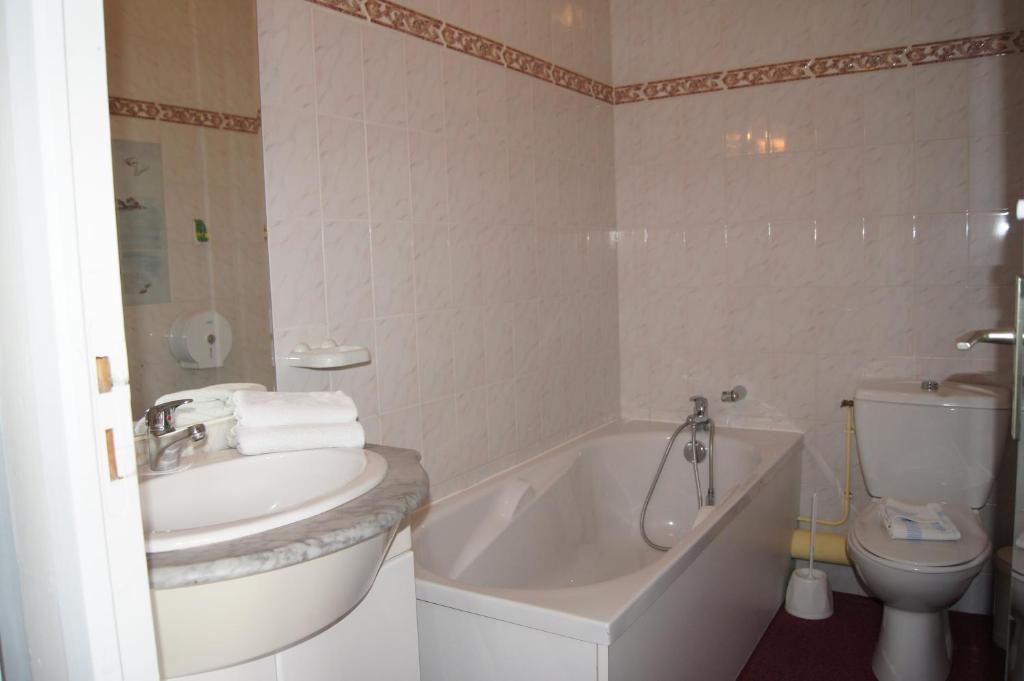Hotel Aux Trois Jean Le Crotoy Habitación foto